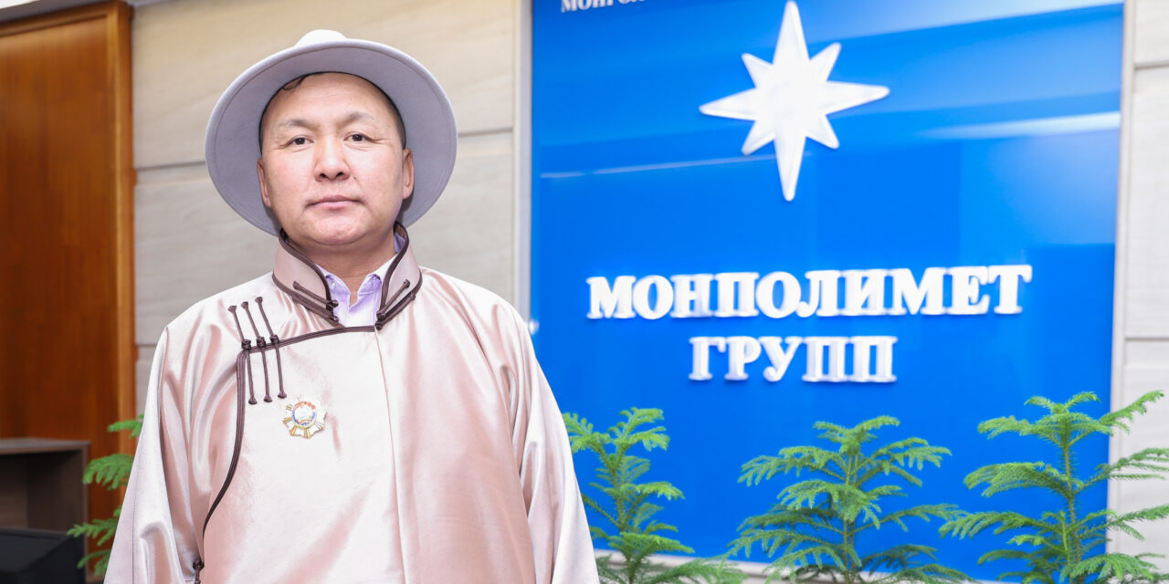 Tsolmon. D has been awarded with the Red Banner medal of Labor Honor